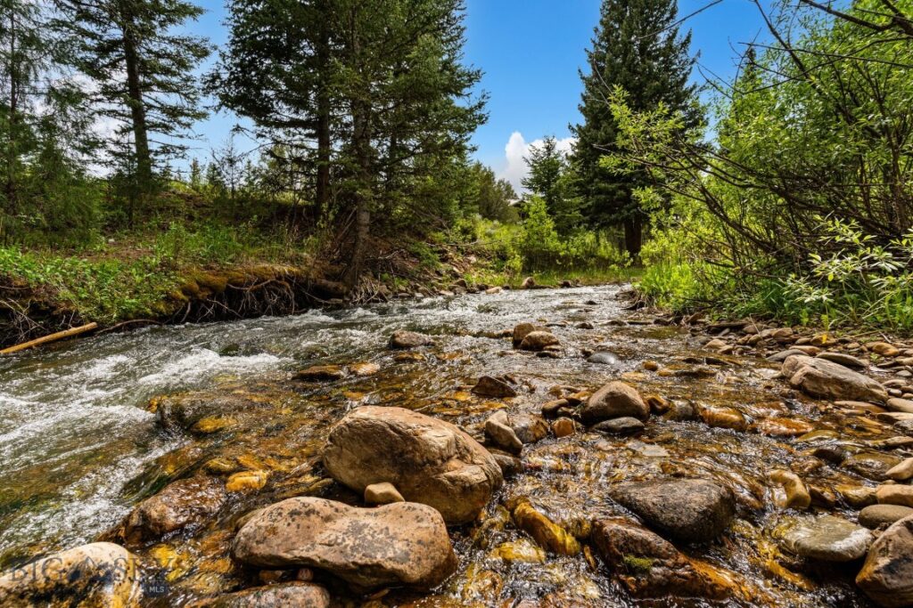 355 Beaver Mountain Trail, Gallatin Gateway MT 59730