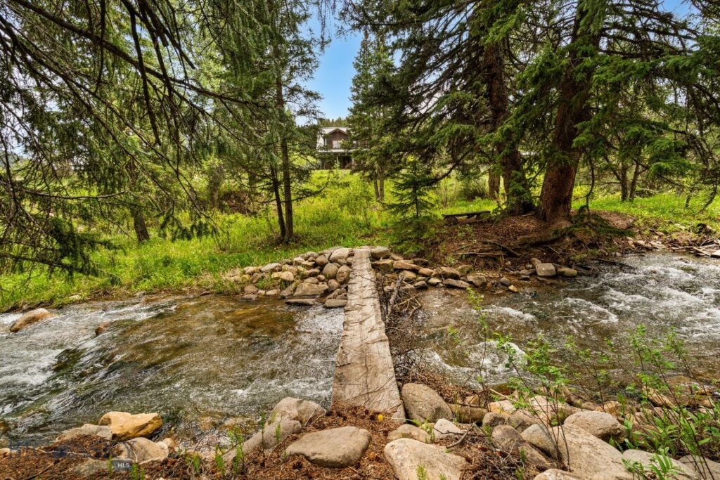 355 Beaver Mountain Trail, Gallatin Gateway MT 59730
