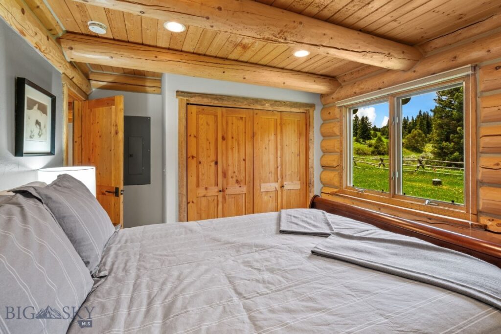 355 Beaver Mountain Trail, Gallatin Gateway MT 59730
