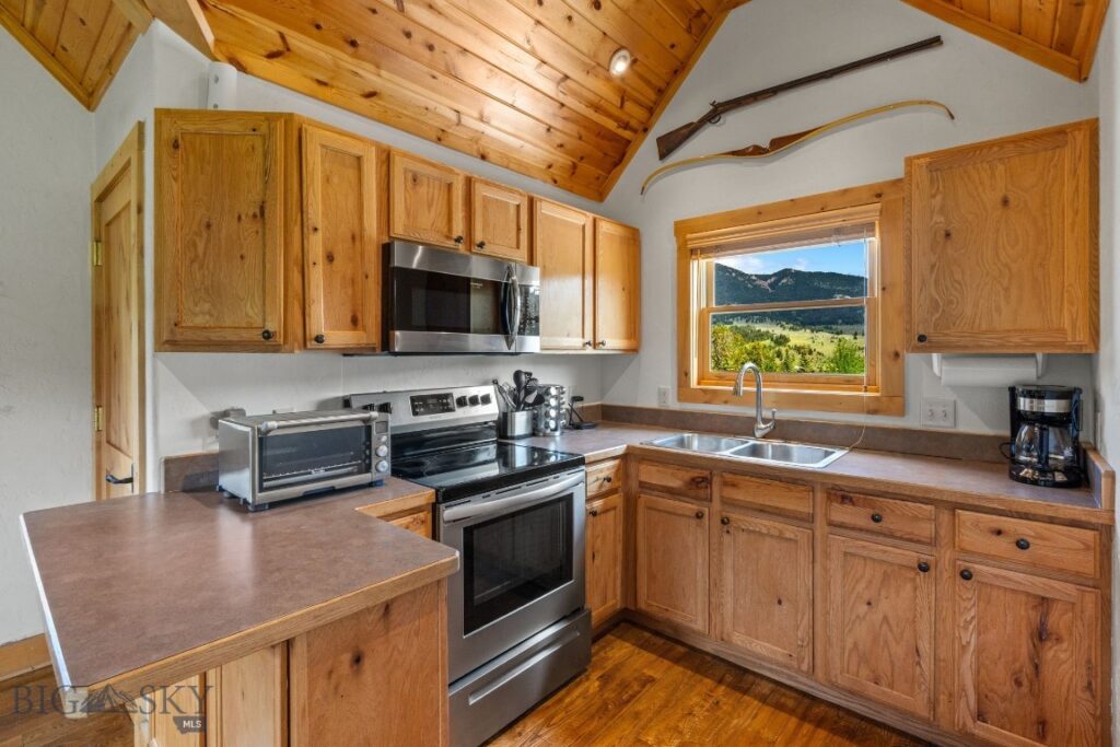 355 Beaver Mountain Trail, Gallatin Gateway MT 59730