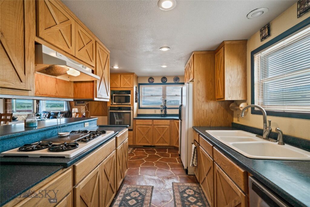 3480 Old Yellowstone Trail N, Livingston MT 59047
