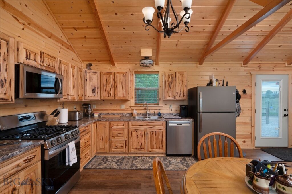 11 Becker Lane, Wilsall MT 59086