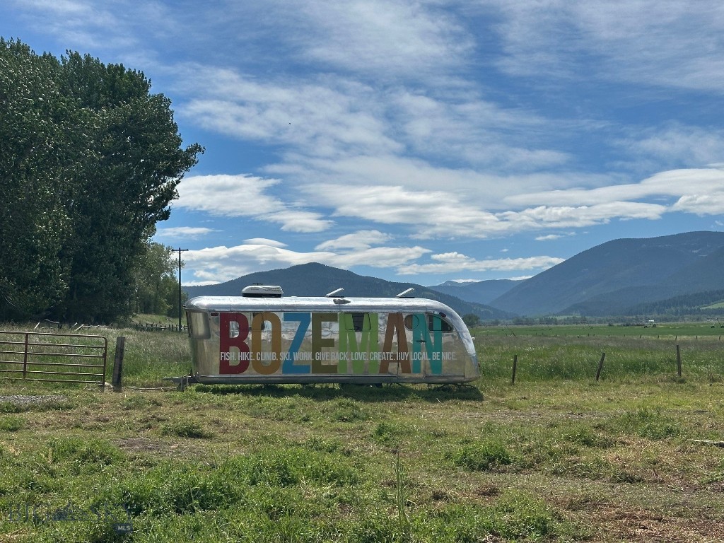 11261 Law Road, Bozeman MT 59718