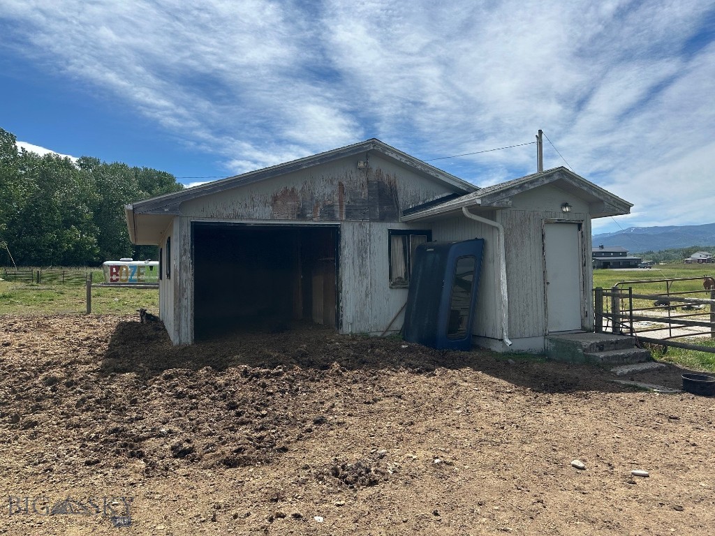 11261 Law Road, Bozeman MT 59718