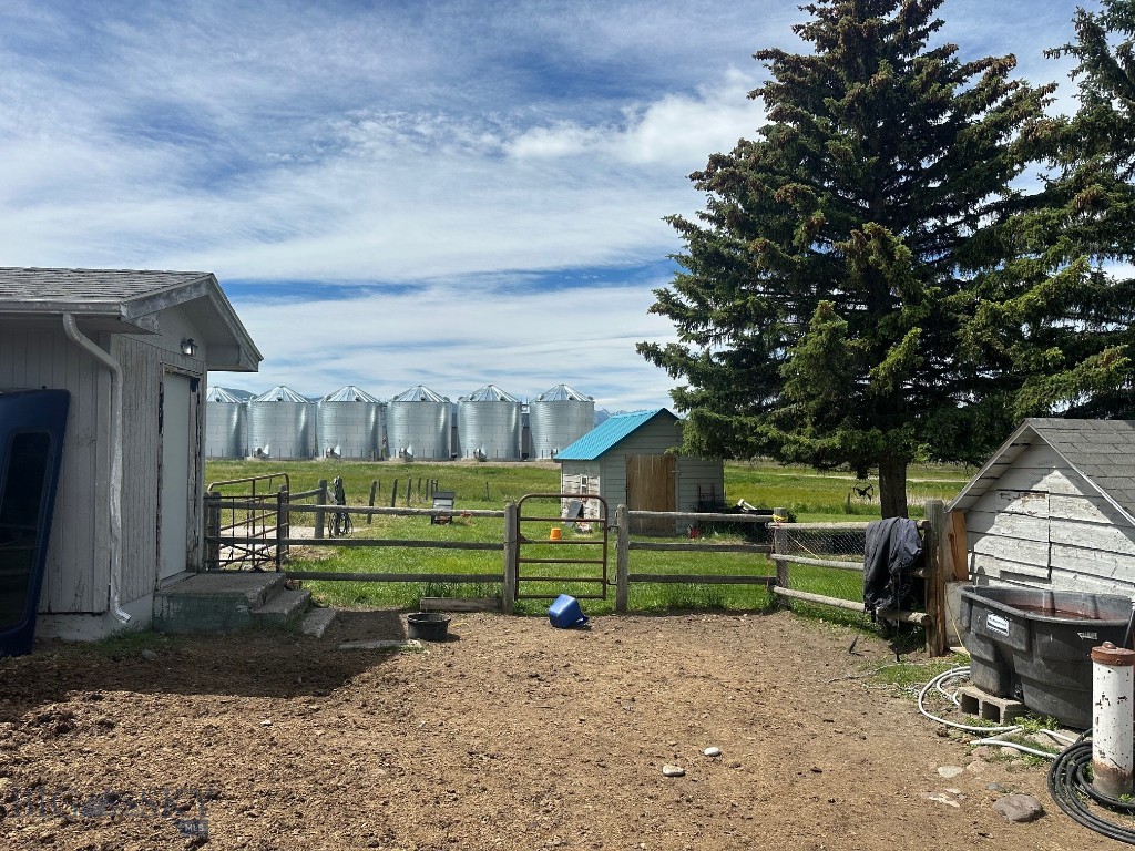 11261 Law Road, Bozeman MT 59718