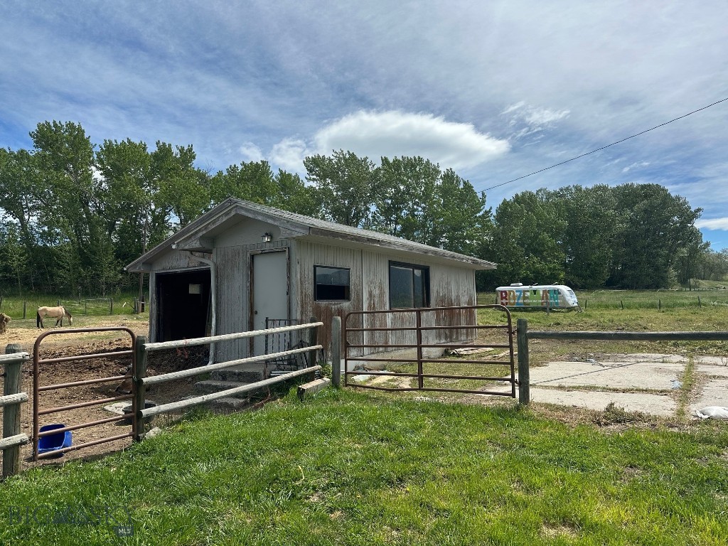 11261 Law Road, Bozeman MT 59718