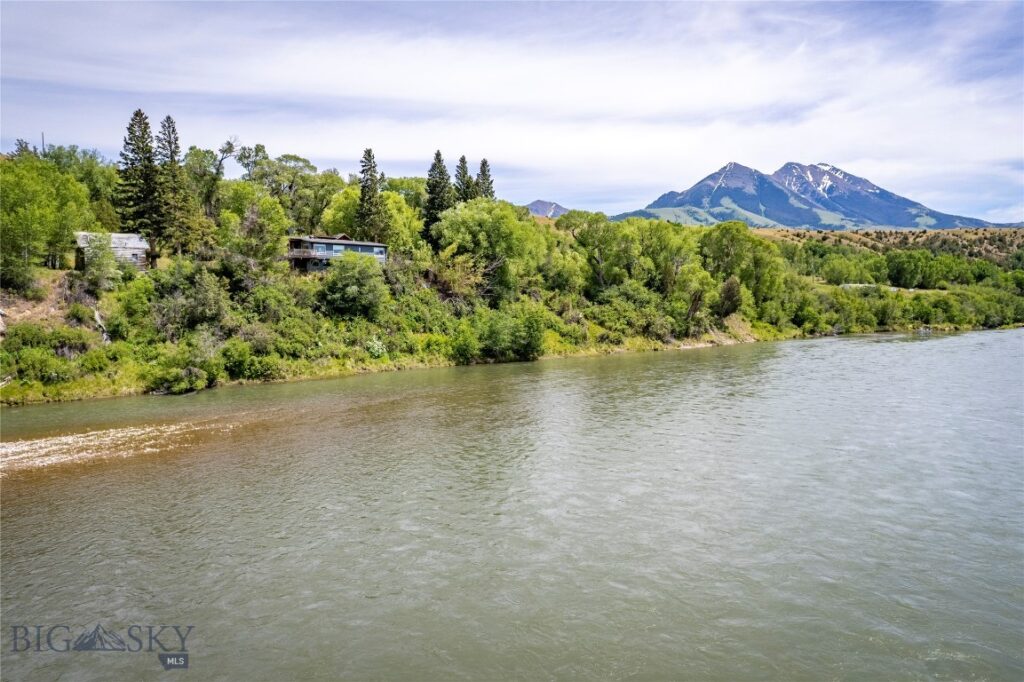 1005 East River Road, Emigrant MT 59027