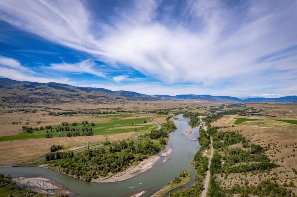 1005 East River Road, Emigrant MT 59027