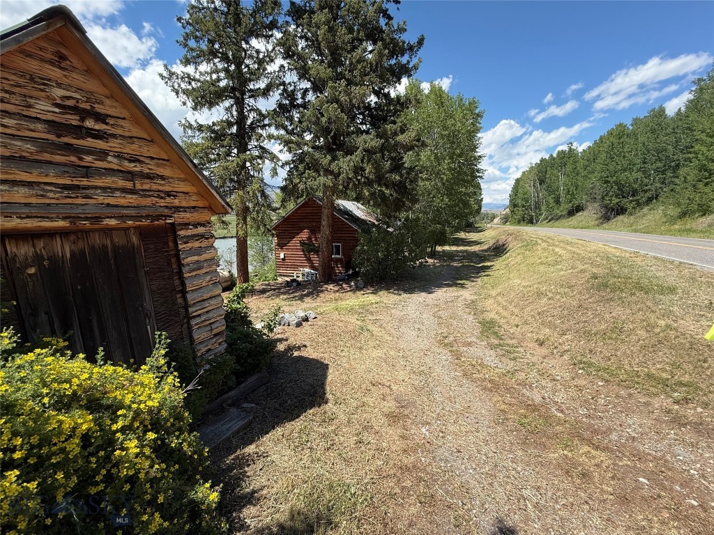 1005 East River Road, Emigrant MT 59027