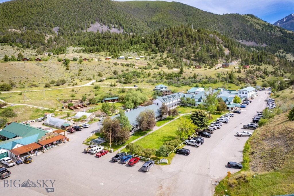 1005 East River Road, Emigrant MT 59027