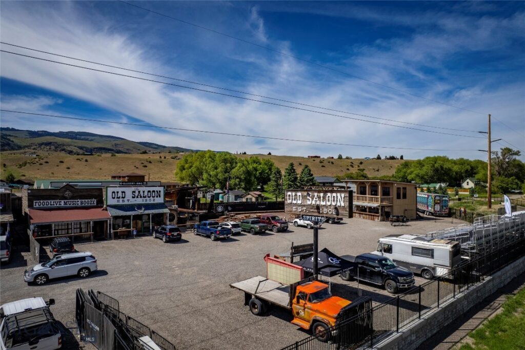 1005 East River Road, Emigrant MT 59027