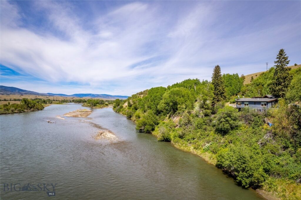 1005 East River Road, Emigrant MT 59027