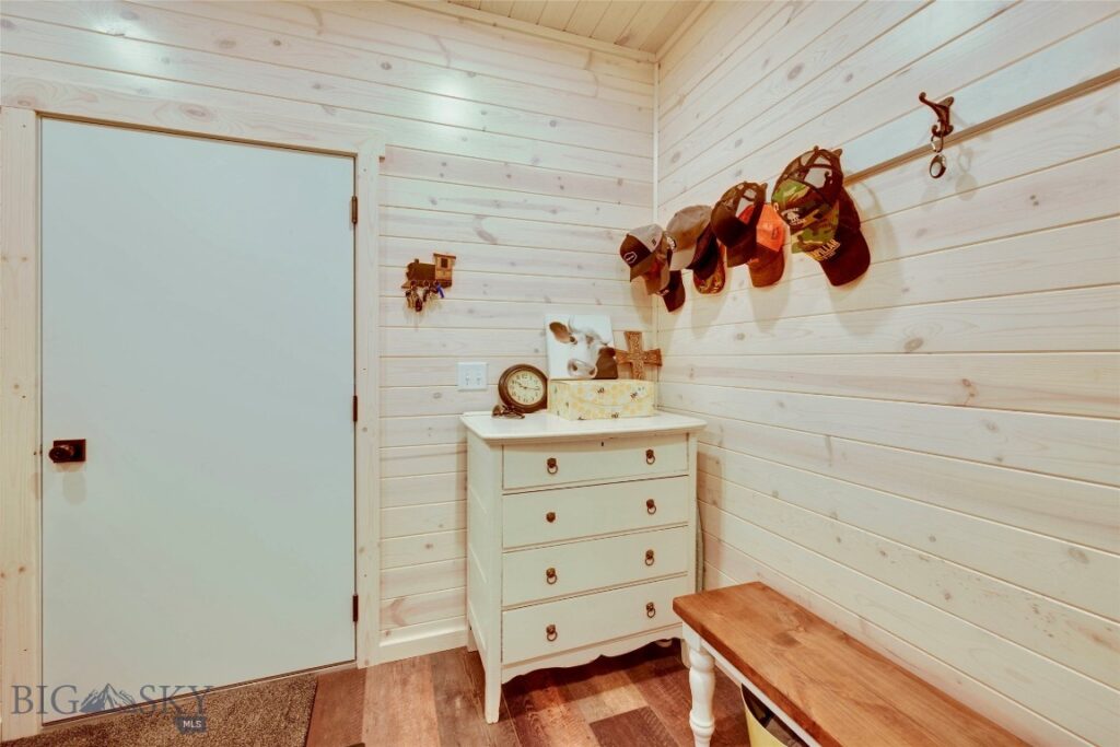 551 Tami Drive E, Superior MT 59872