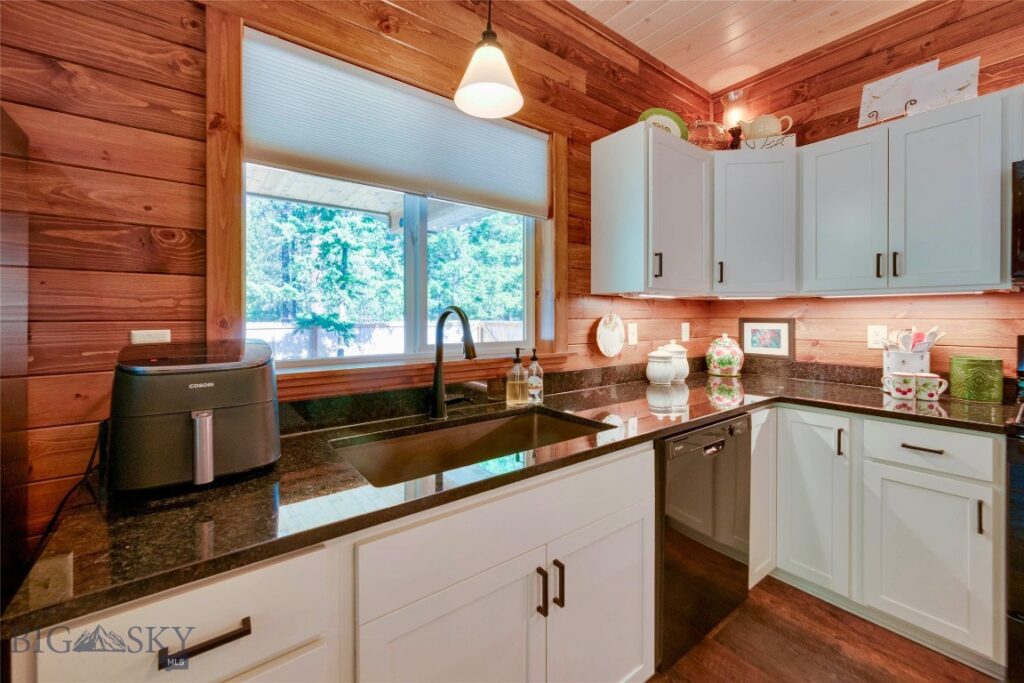 551 Tami Drive E, Superior MT 59872