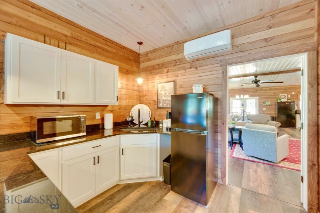551 Tami Drive E, Superior MT 59872