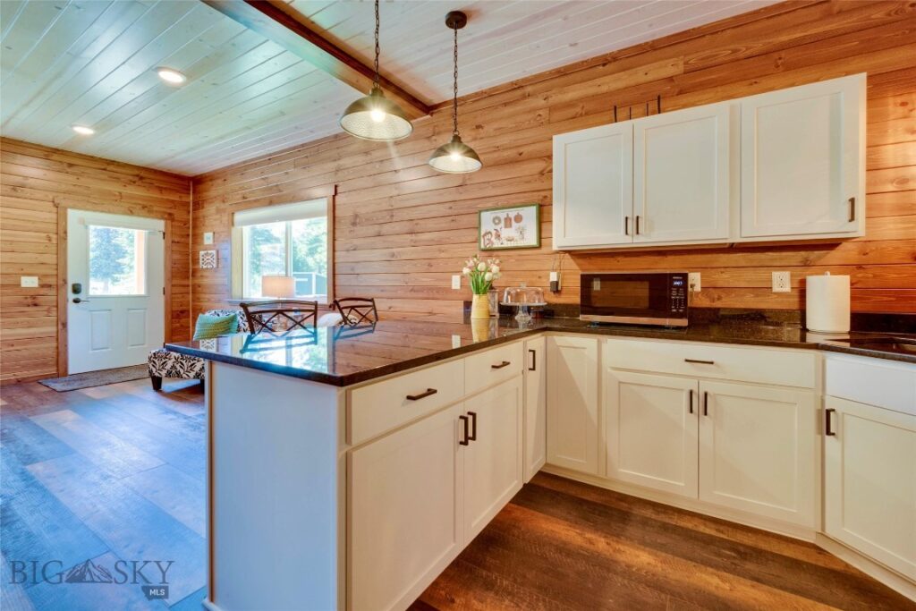 551 Tami Drive E, Superior MT 59872