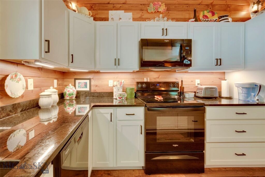 551 Tami Drive E, Superior MT 59872