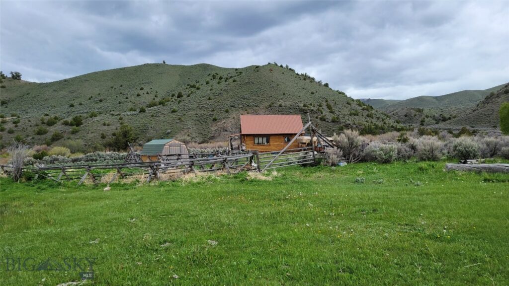 Rural Grasshopper Creek, Dillon MT 59725