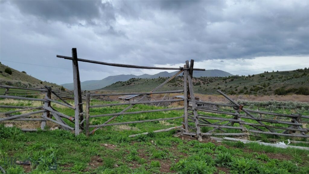 Rural Grasshopper Creek, Dillon MT 59725